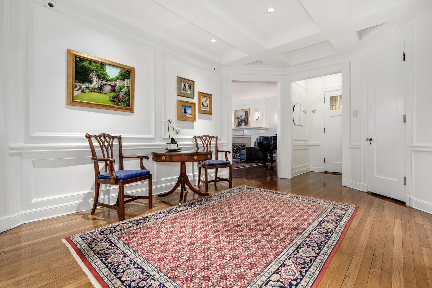 10 E SCHILLER Street Unit: 1E