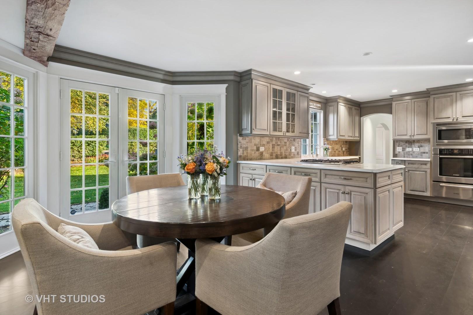 527 Castleview Court